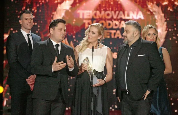 Masterchef sodniki: v ospredju z leve: Luka Jezeršek, Alma 
Rekić in Karim Merdjadi