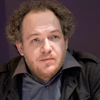 Na festivalu Fabula bodo gostili tudi francoskega pisatelja Mathiasa 
Énarda.
