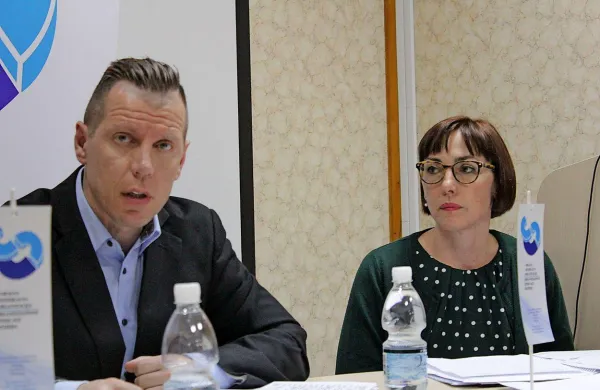 Damjan Volf in Tina Novak Pucer pozivata člane sveta zavoda 
Pokrajinskega muzeja Koper, naj se soočijo z zaposlenimi in 
kot nadzorniki opravijo svoje delo.