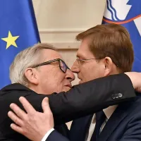 Brez komentarja