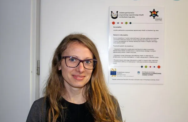 Kot pojasnjuje Urška Trebižan, bodo mladi praktične izkušnje 
najprej nabirali v mladinskih in sorodnih organizacijah, nato 
pa še v  podjetjih, ki iščejo nove sodelavce.