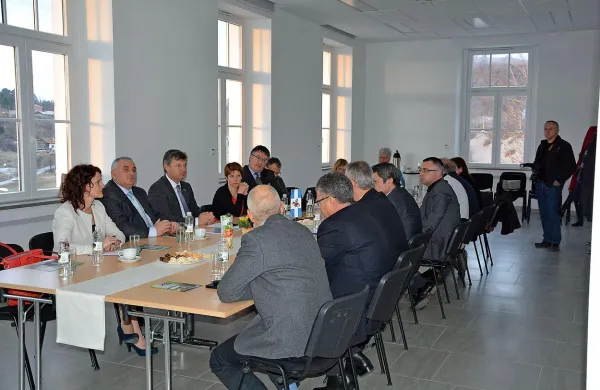 Kroži&scaron;če pri Livu in počivali&scaron;če Razdrto že aprila