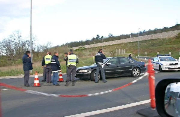 Vokrrija so policisti sredi marca na Kozini.