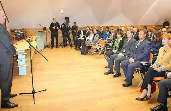 Minister Počivalšek je ponudnikom predstavil predlog  turistične strategije, na podlagi katere bi leta 2021 iztržili štiri 
milijarde evrov prihodka.