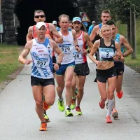 Primorska zasledovalna skupina: Aleš Žontar (557) in Marko 
Tratnik (570) v družbi absolutne zmagovalke Olhe Kotovske 
(2). 