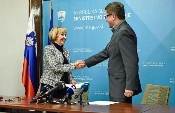 Vlada je  potrdila dogovor z zdravniškim sindikatom Fides o 
pogojih za začasno prekinitev stavke.