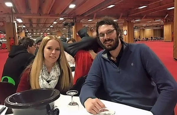   Vanesa Klinec  v Parizu s svojim  mentorjem doc. dr. Guillaumeom Antalickom. 