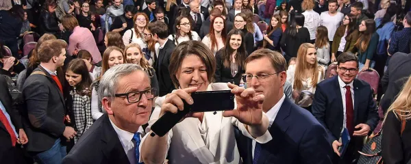 O deželici in srečnih Slovenčkih