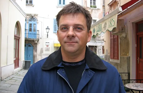 Davorin Petaros, eden od pobudnikov zahteve za referendum 
proti novim  načrtom za pozidavo v Fiesi. 