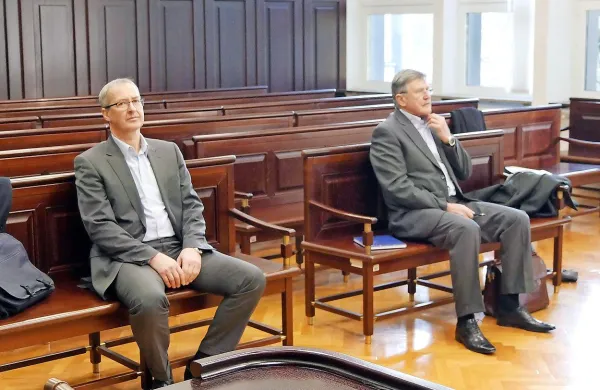 Robert Brajdih (levo) in Dušan Črnigoj sta  se včeraj izjasnila 
glede obtožnice, v kateri jima specializirano tožilstvo očita 
oškodovanje upnikov.