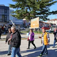 Protestna shoda proti in v prid beguncem na &Scaron;kofijah brez izgredov (foto)