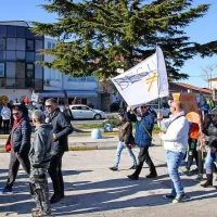 Protestna shoda proti in v prid beguncem na &Scaron;kofijah brez izgredov (foto)