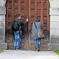Turisti so zaman trkali na grajska vrata