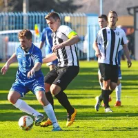 Premagali tekmeca in zasedli vrh