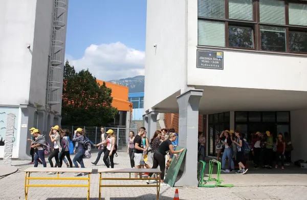 Občina Ajdovščina  bo bodočim gimnazijcem    mesečno namenila 40 evrov. 