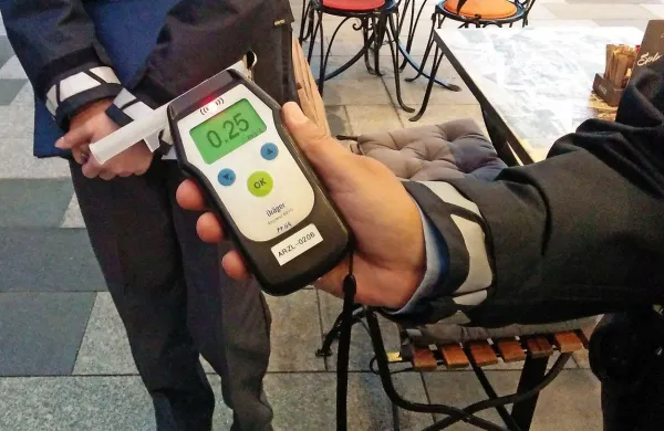 Policisti koprske uprave so v noči na nedeljo z alkotesti 
preizkusili 156 voznikov, deset jih je napihalo več, kot bi lahko.