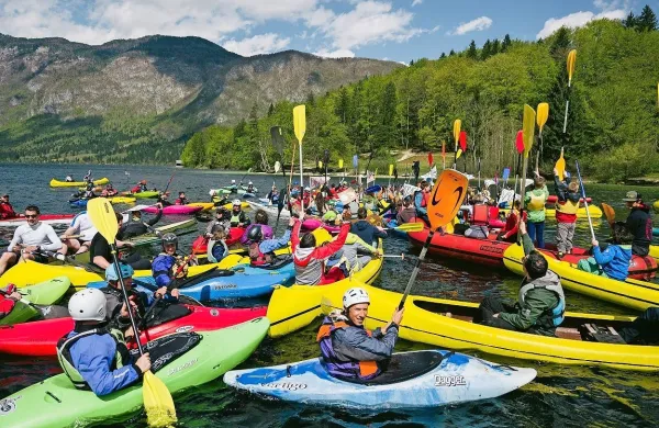 Lanski Balkan Rivers Tour se je začel na Bohinjskem jezeru.