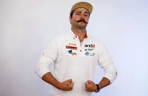 Slovensko čast bo na svetovnem prvenstvu v deskanju in 
smučanju prostega sloga reševal Filip Flisar.