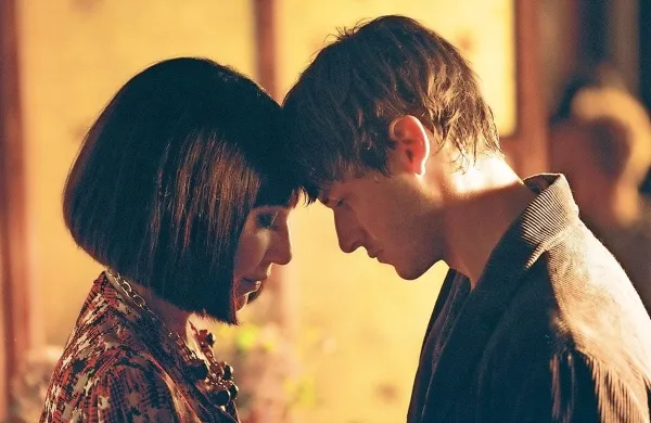 Xavier Dolan se v svojih filmih ne more  odreči zelo jezični in 
kičasti almodovarjevski materi. Tako je tudi v njegovem 
najnovejšem filmu.