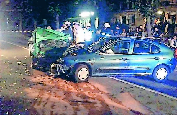 Sodnica je 50-letnega voznika, ki je v Pivki septembra leta 2014 povzročil hudo nesrečo, 
obsodila na leto dni zapora, ki pa ga bo lahko odslužil z delom v splošno korist.