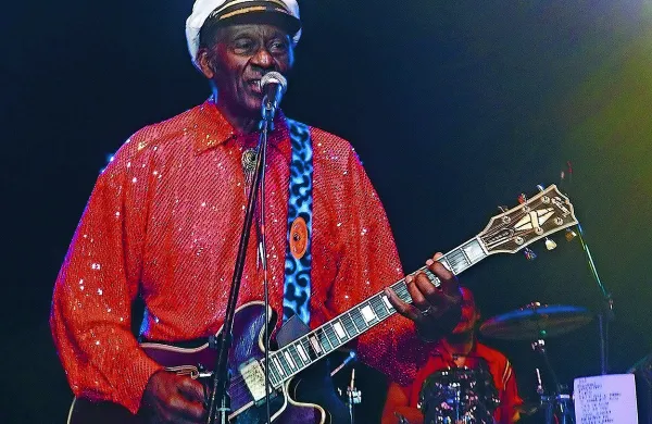 V 91. letu starosti je v soboto preminil Chuck Berry, eden od 
pionirjev modernega rock'n'rolla. 
