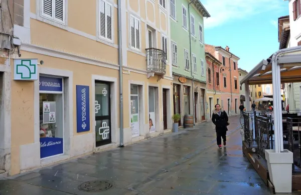Kozmetični izdelki in higienski pripomočki namesto oblačil