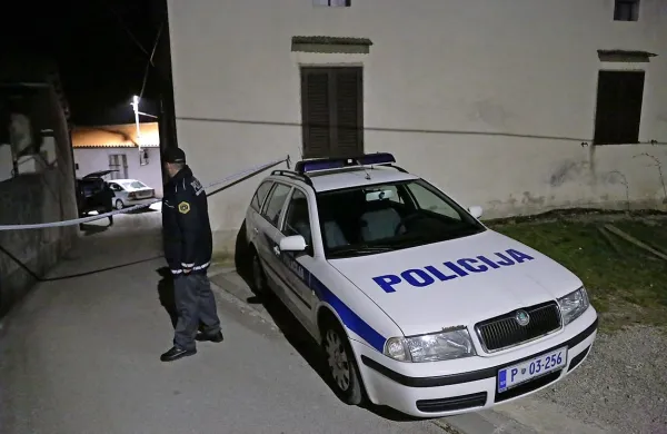 Zvečer se je v vasi  Lukovec pri Štanjelu zgodila družinska 
tragedija.