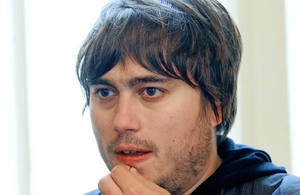 Dolgoletni novinar časnika Večer Matija Stepišnik postaja 
novi odgovorni urednik Večera in vecer.com.