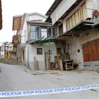Družinska tragedija na Krasu: mo&scaron;ki ubil nono in brata