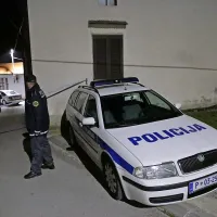 Družinska tragedija na Krasu: mo&scaron;ki ubil nono in brata