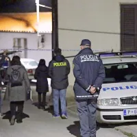 Družinska tragedija na Krasu: mo&scaron;ki ubil nono in brata
