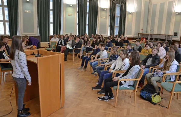 Včeraj so otroški parlamentarci zasedali v Novi Gorici. 
