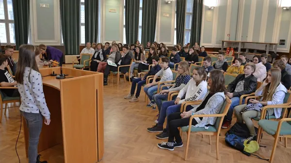 Včeraj so otroški parlamentarci zasedali v Novi Gorici. 