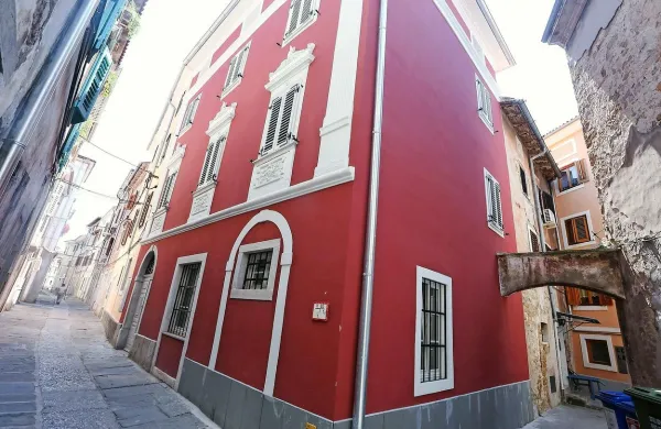  Izolska občina je nova neprofitna stanovanja nazadnje uredila 
v središču mesta, v Smrekarjevi ulici.