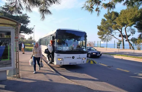 Avtobusi s stojišči bi lahko vozili tudi skozi predor, vendar le s hitrostjo 60 kilometrov na uro. 

