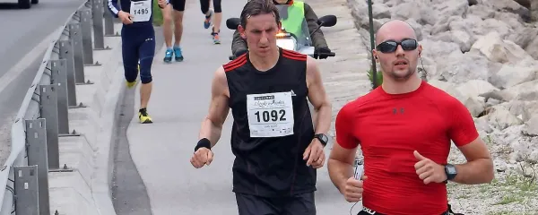 Prvi istrski maraton je potekal tudi po cesti med Koprom in 
Izolo. 