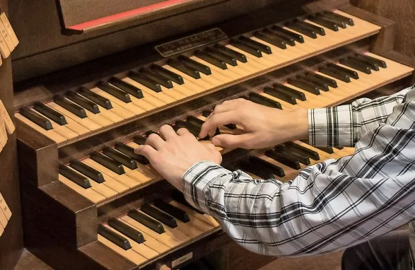 V novogoriški konkatedrali se te dni merijo glasbeniki na 
instrumentih s tipkami.