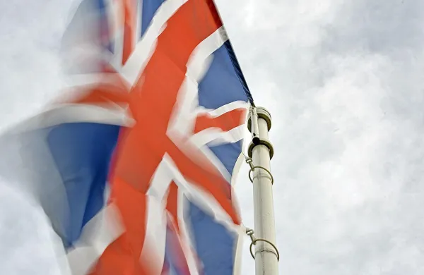 Londonski župan Sadiq Khan je  posvaril Evropsko unijo pred 
kaznovanjem Velike Britanije v pogajanjih o brexitu, češ da 
bosta obe strani trpeli posledice.