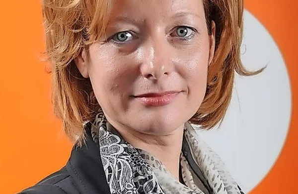  Darja Povšič Peršolja: 
“Predvsem je potrebno 
verjeti v dobrodelnost, 
drugače se zna zgoditi, 
da ljudje, ki stavijo na 
družbeno odgovorno 
ravnanje in delajo 
prostovoljno, na 
projektu, kot je naš, v 
takem primeru tudi 
omagajo.”
