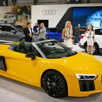 Med bolj atraktivnimi modeli na salonu je  tudi ta živo rumeni 
audi.