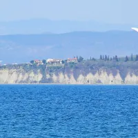Polovica cesti&scaron;ča kolesarjem, polovica sprehajalcem (foto in video)