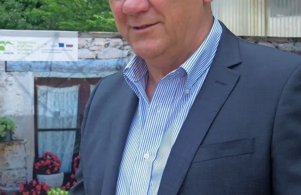 Robert Fakin 