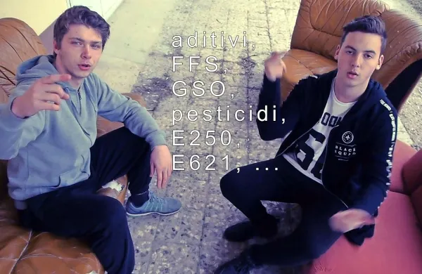 Matej Križman in Krištof Marcijuš sovrstnike opozarjata na 
nezdravo hrano in varovanje okolja z reperskim video spotom.  