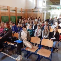 Mladi cenijo domače, a mika jih tujina