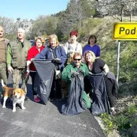 Zbrali so 46 kubičnih metrov smeti