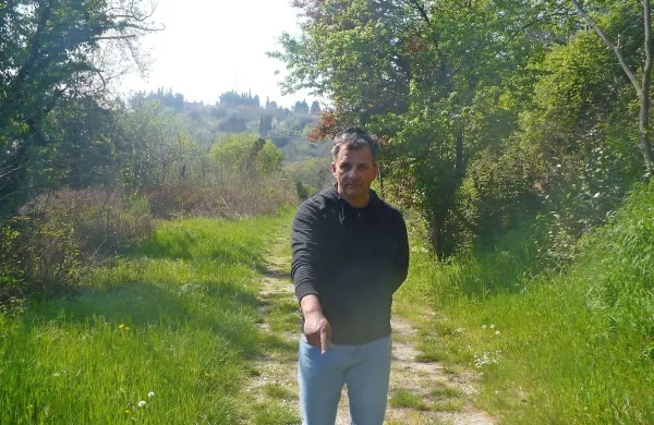 Davorin Petaros meni, da je tudi dovozna pot do načrtovane soseske v Fiesi preozka. 