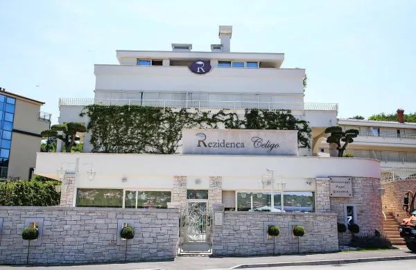 Rezidenca Čeligo je bila na dražbi v okviru stečajnega 
postopka v drugem poskusu prodana. 