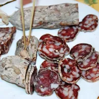 Kakovost suhih mesnin postaka vse boljša tudi po zaslug 
ocenjevanj.