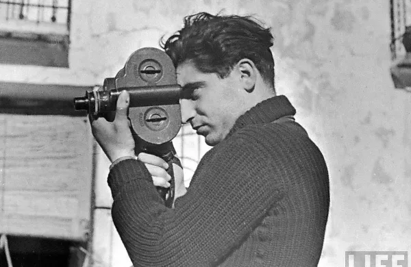 V Cankarjevem domu bodo drevi odprli retrospektivo legendarnega vojnega fotografa in portretista nekaterih izjemnih osebnosti prve polovice 20. stoletja Roberta Cape.
