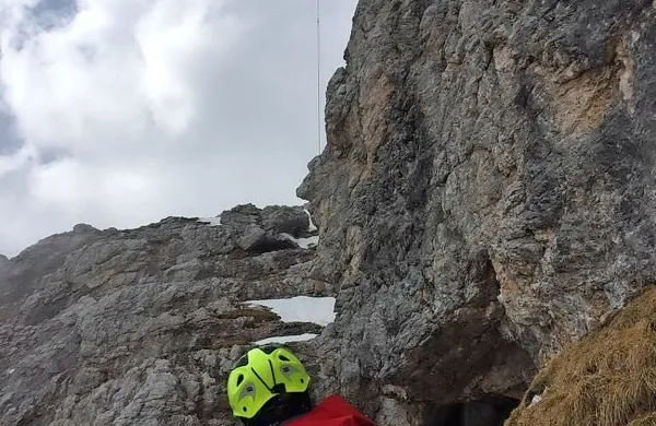 Italijanski gorski reševalci so trupli slovenskih gornikov našli 
na gori Viš.